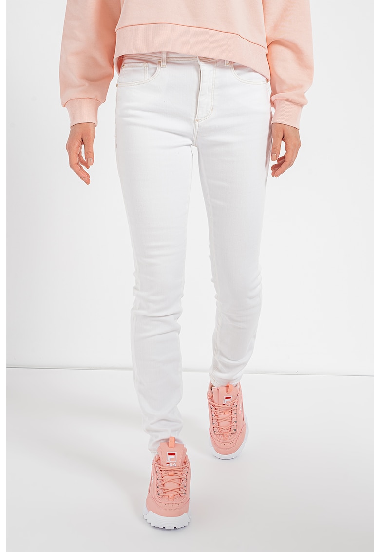Вталени дънки със средна талия GUESS JEANS