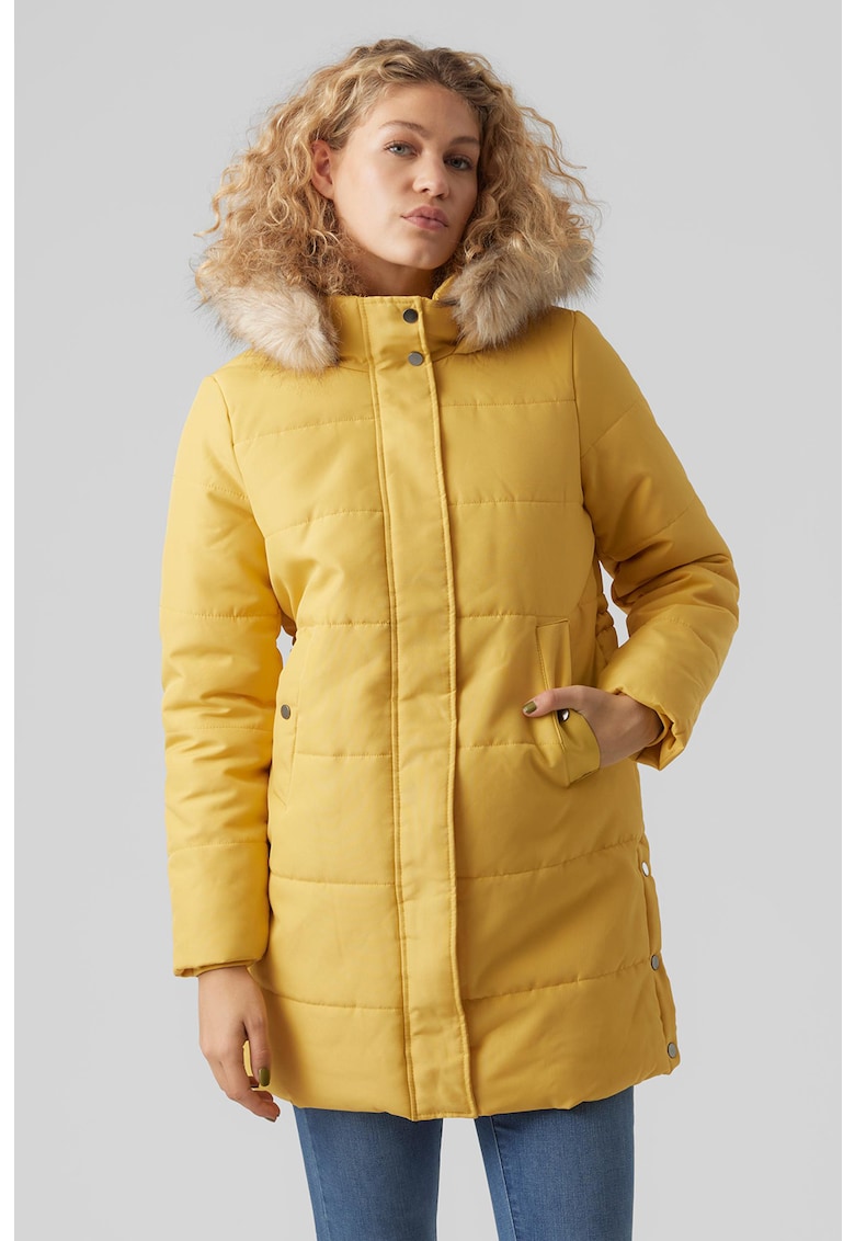 Подплатена зимна парка с качулка Vero Moda