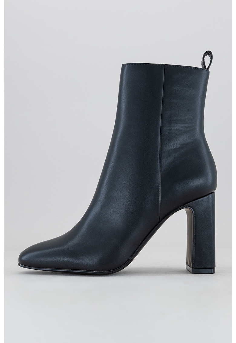 Боти от еко кожа Adelisa с мсивен ток Steve Madden