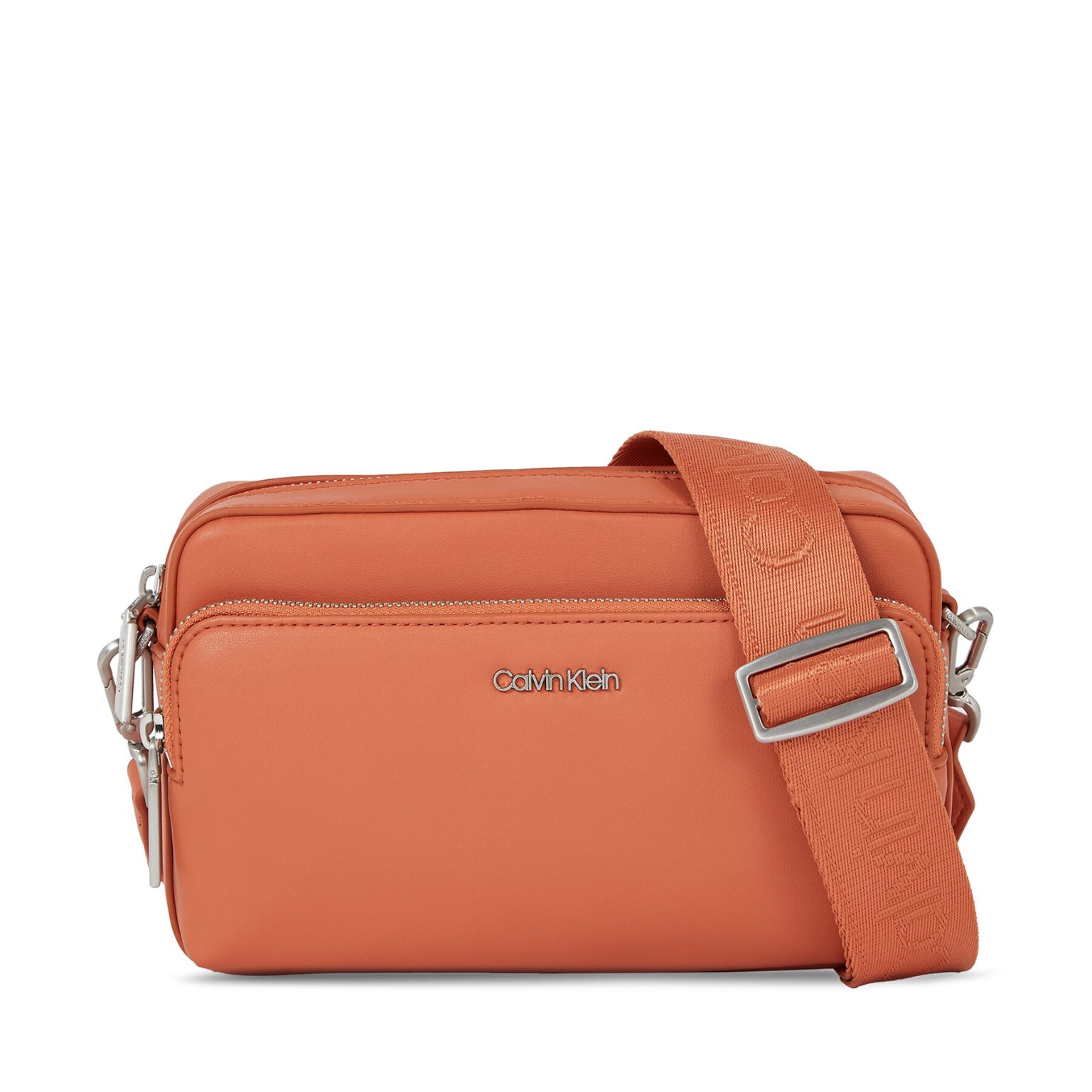 Дамска чанта Calvin Klein на ниска цена