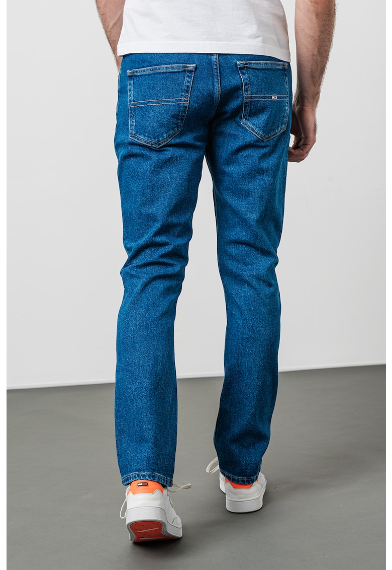 Дънки Scanton по тялото Tommy Jeans