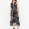 DKNY Коктейлна рокля DD3E6991 Черен Regular Fit за Жени цена