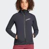 adidas Полар IB1856 Черен Slim Fit за Жени цена