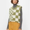 Vans Пуловер Courtyard Checker Sweater Vest VN000F6WBD41 Зелен Regular Fit за Жени цена