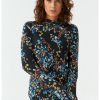 Флорална блуза Goltika с висока яка Tatuum