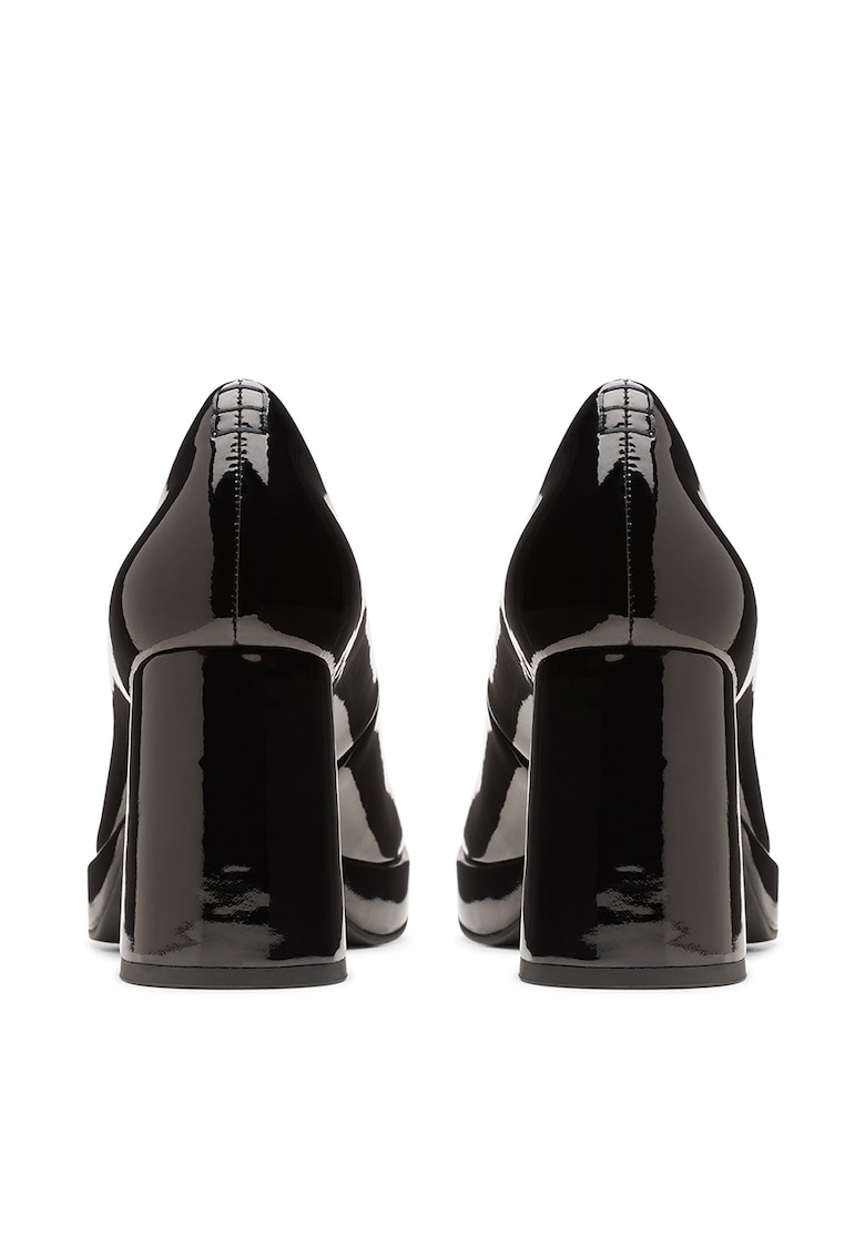 Кожени обувки Zoya с масивен ток Clarks