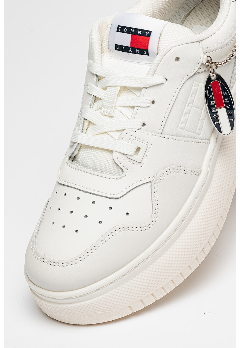 Скосени кожени спортни обувки с перфорации Tommy Jeans