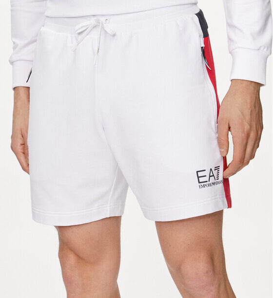 Спортни шорти EA7 Emporio Armani за Мъже цена