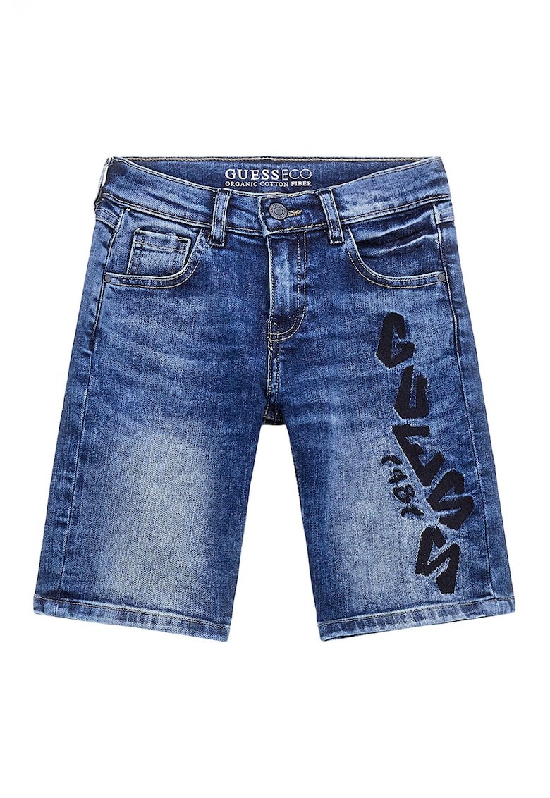 Къс панталон със захабен ефект и лого GUESS