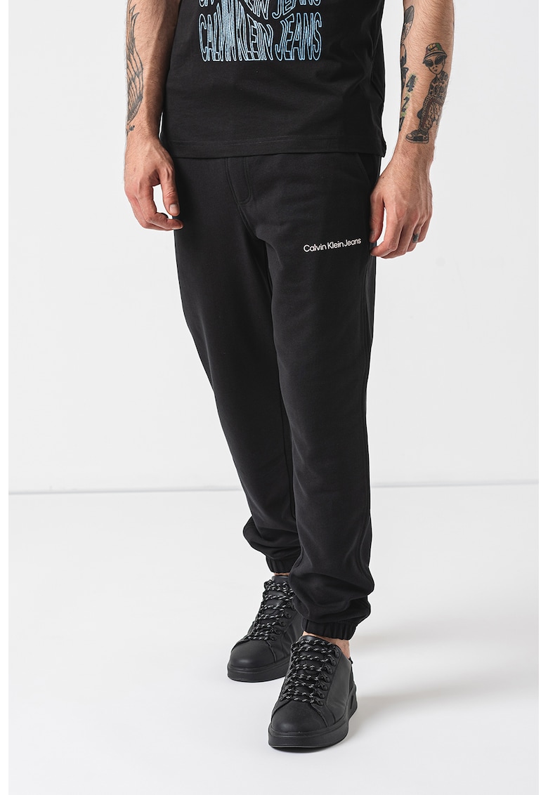 Памучен спортен панталон CALVIN KLEIN JEANS