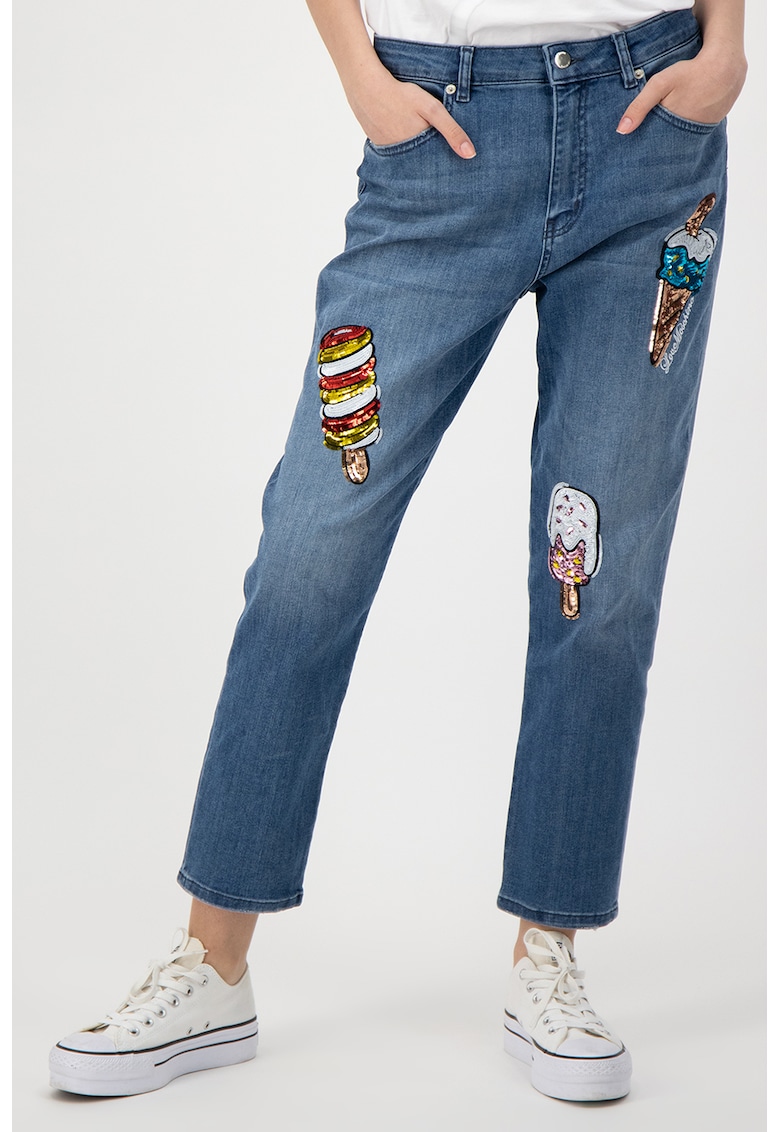 Дънки тип Boyfriend с бродерии Love Moschino