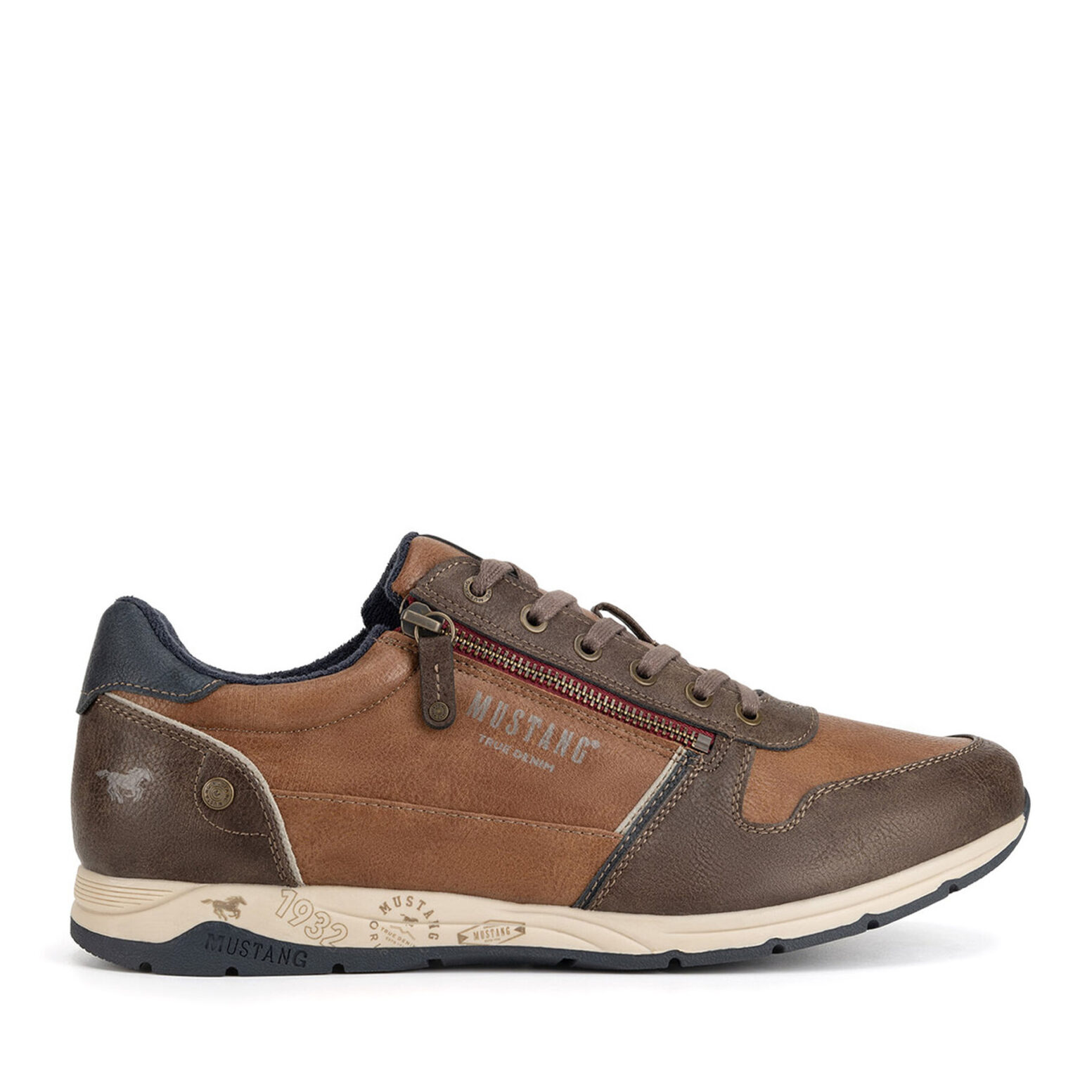 Обувки Mustang на ниска цена