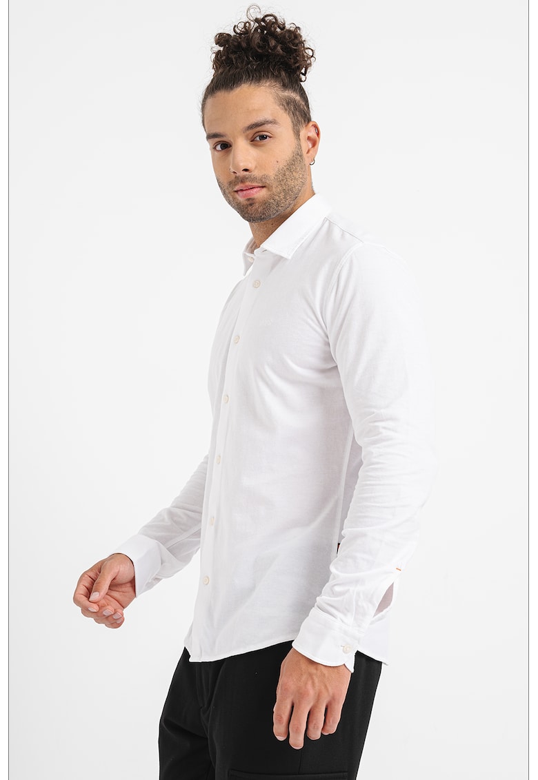 Вталена памучна риза с лого BOSS