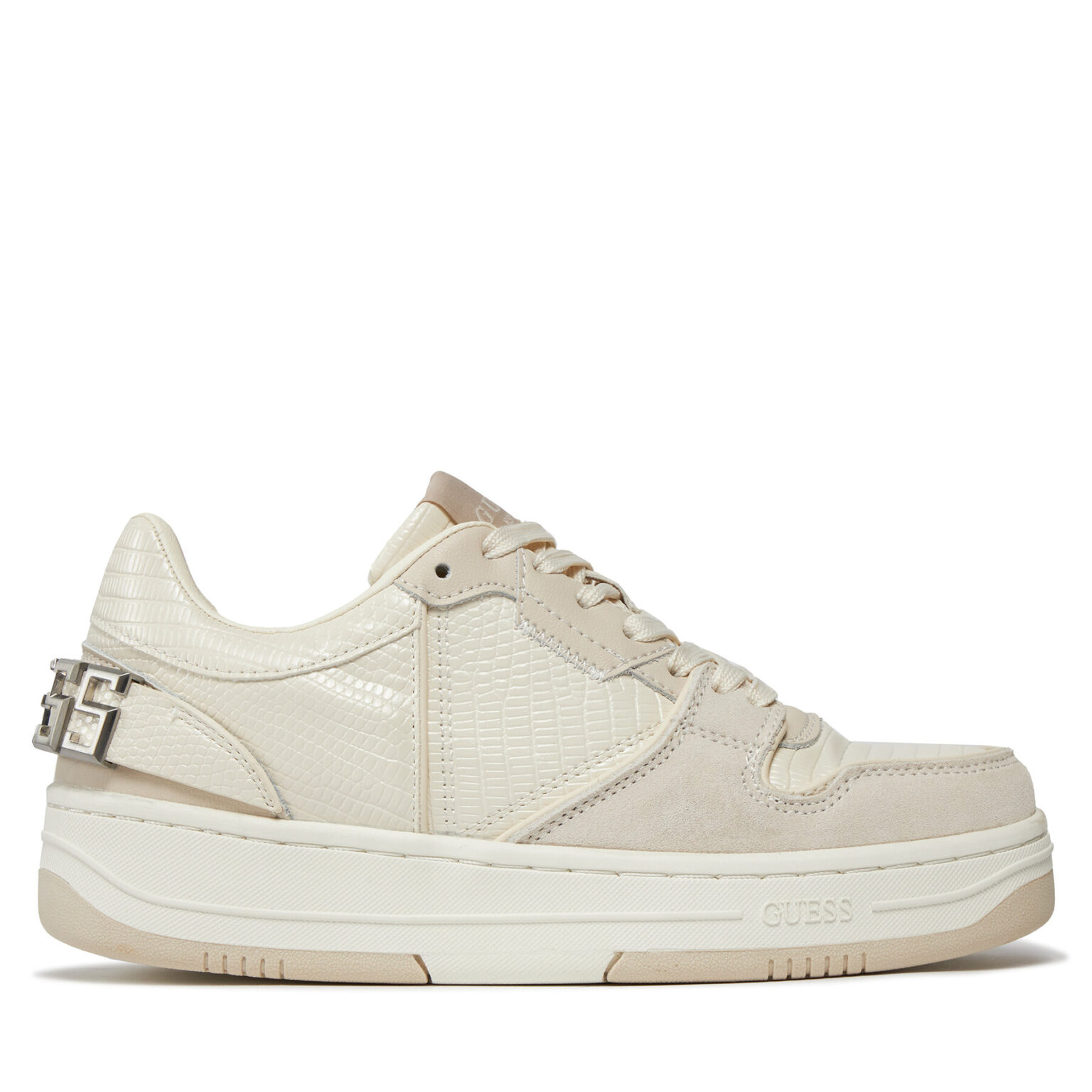 Сникърси Guess на ниска цена