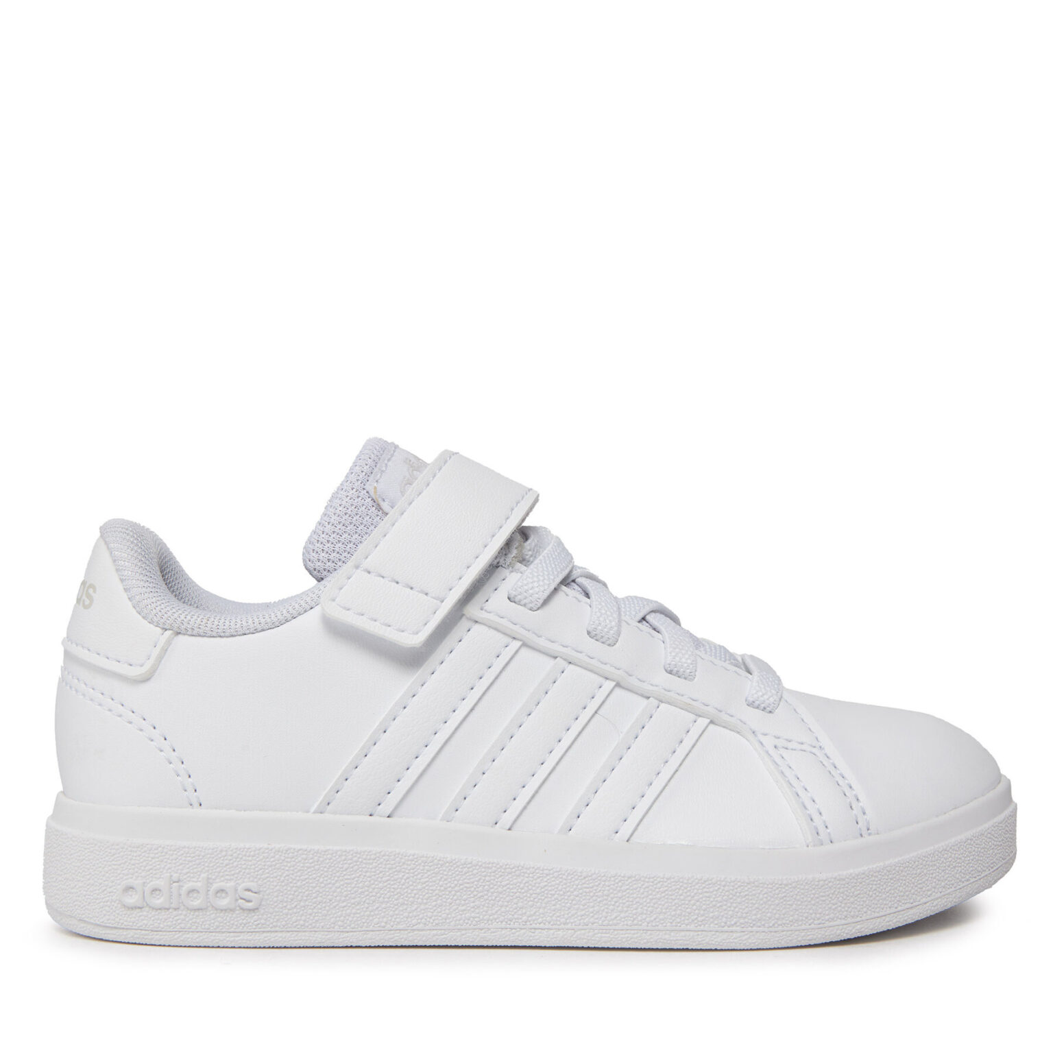 Сникърси adidas на ниска цена