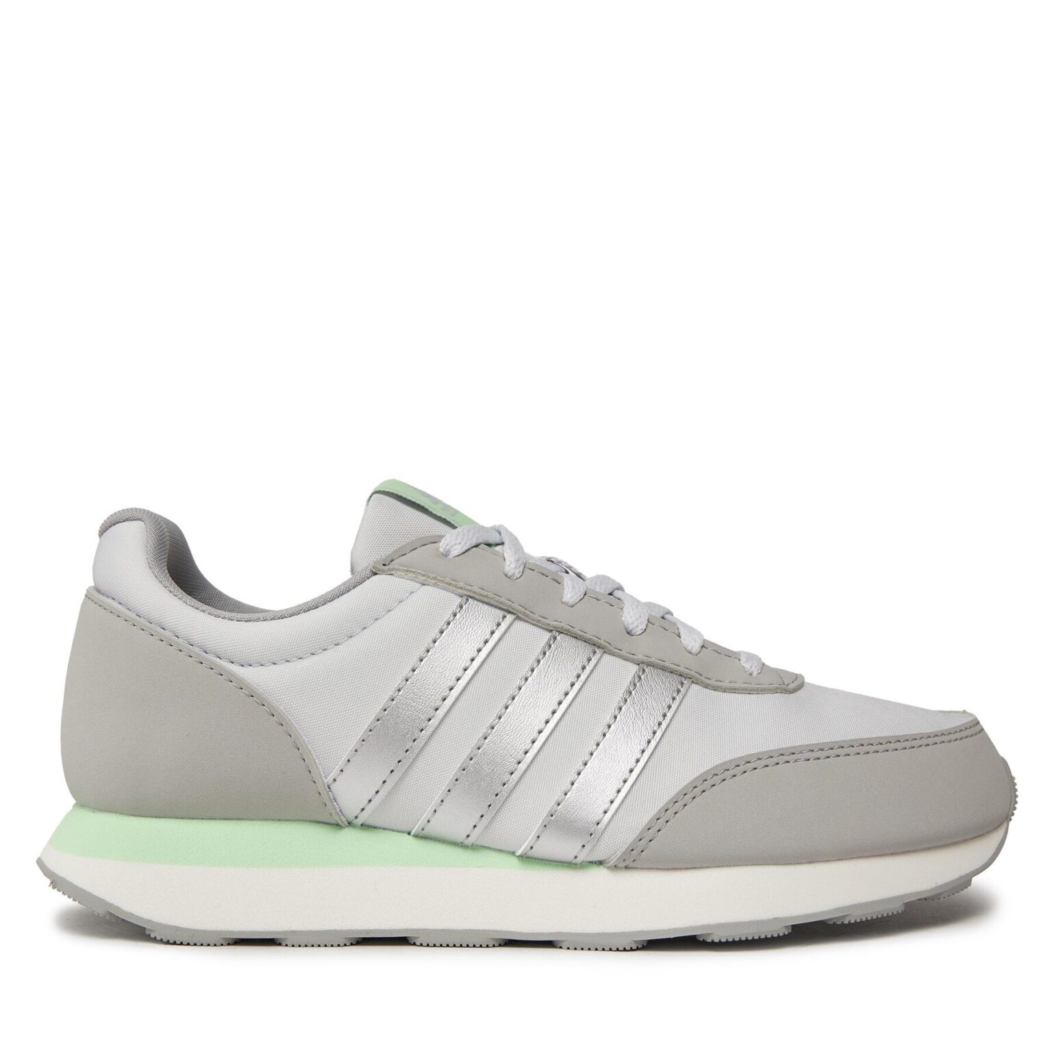 Сникърси adidas на ниска цена