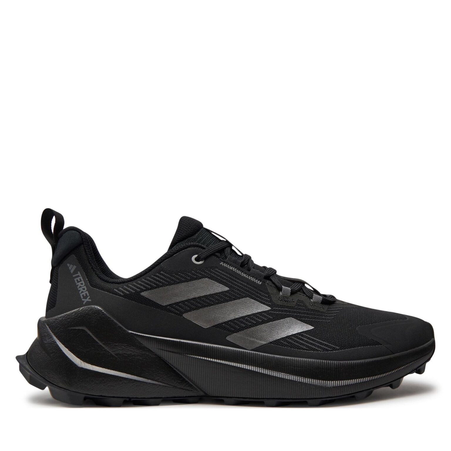 Сникърси adidas на ниска цена