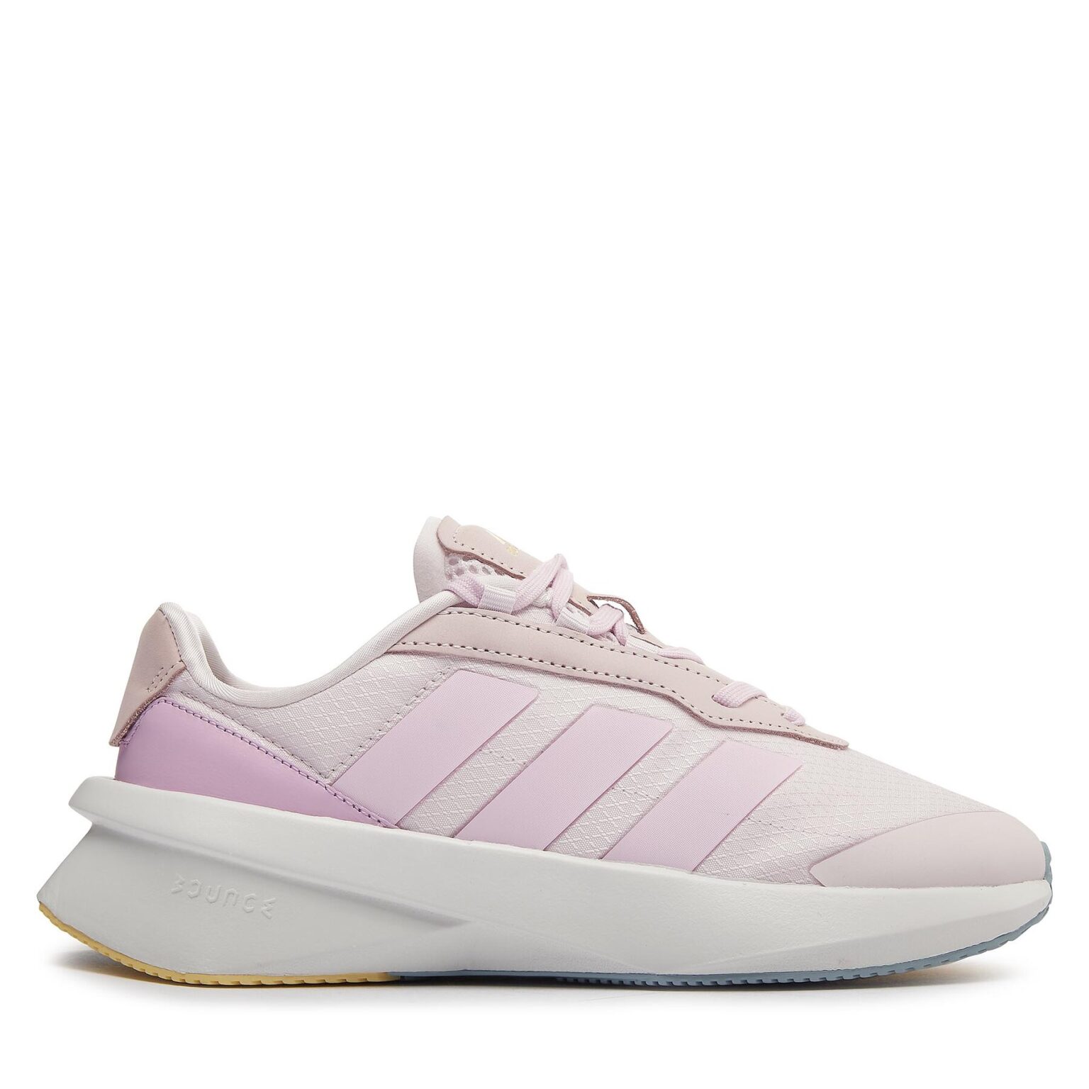 Сникърси adidas на ниска цена