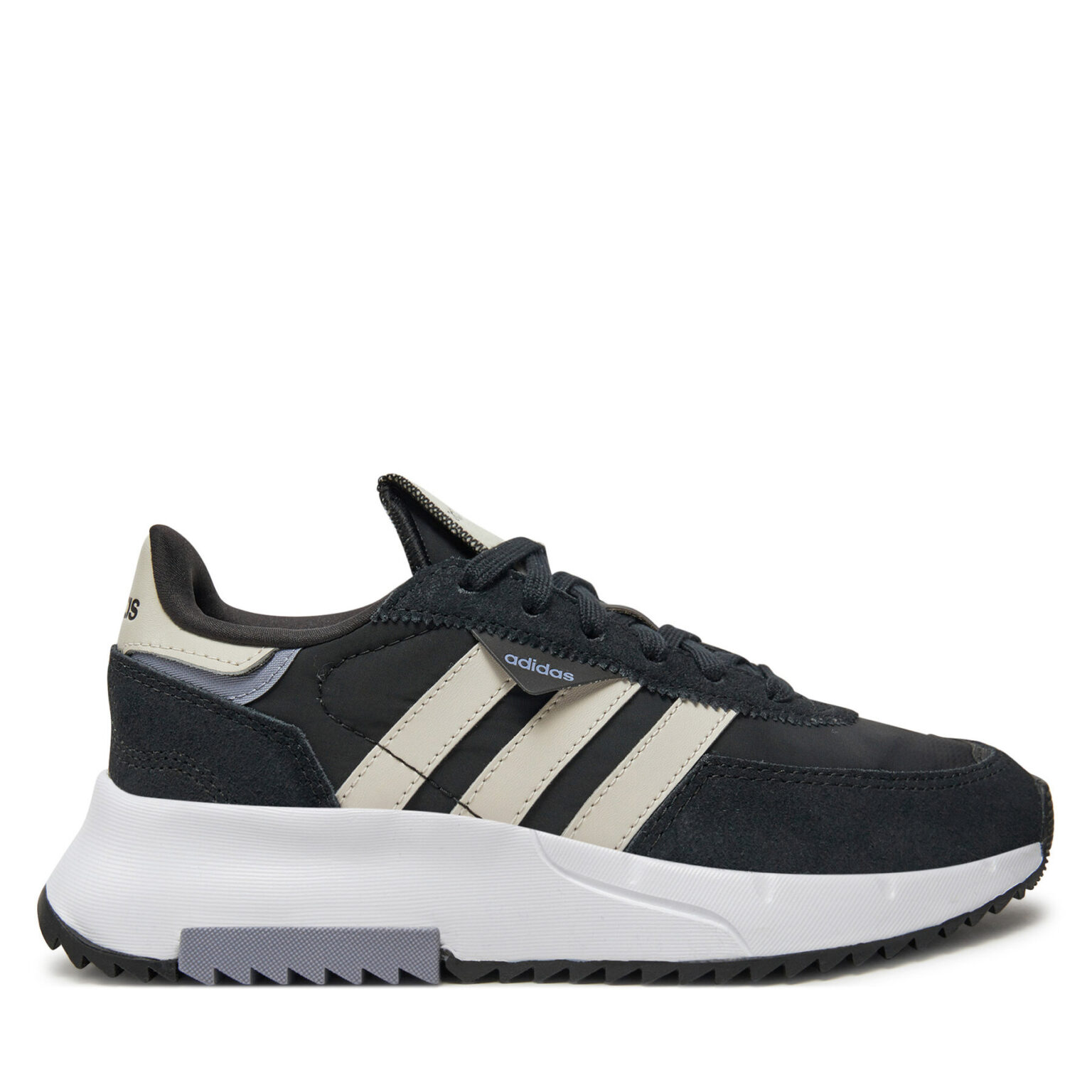 Сникърси adidas на ниска цена