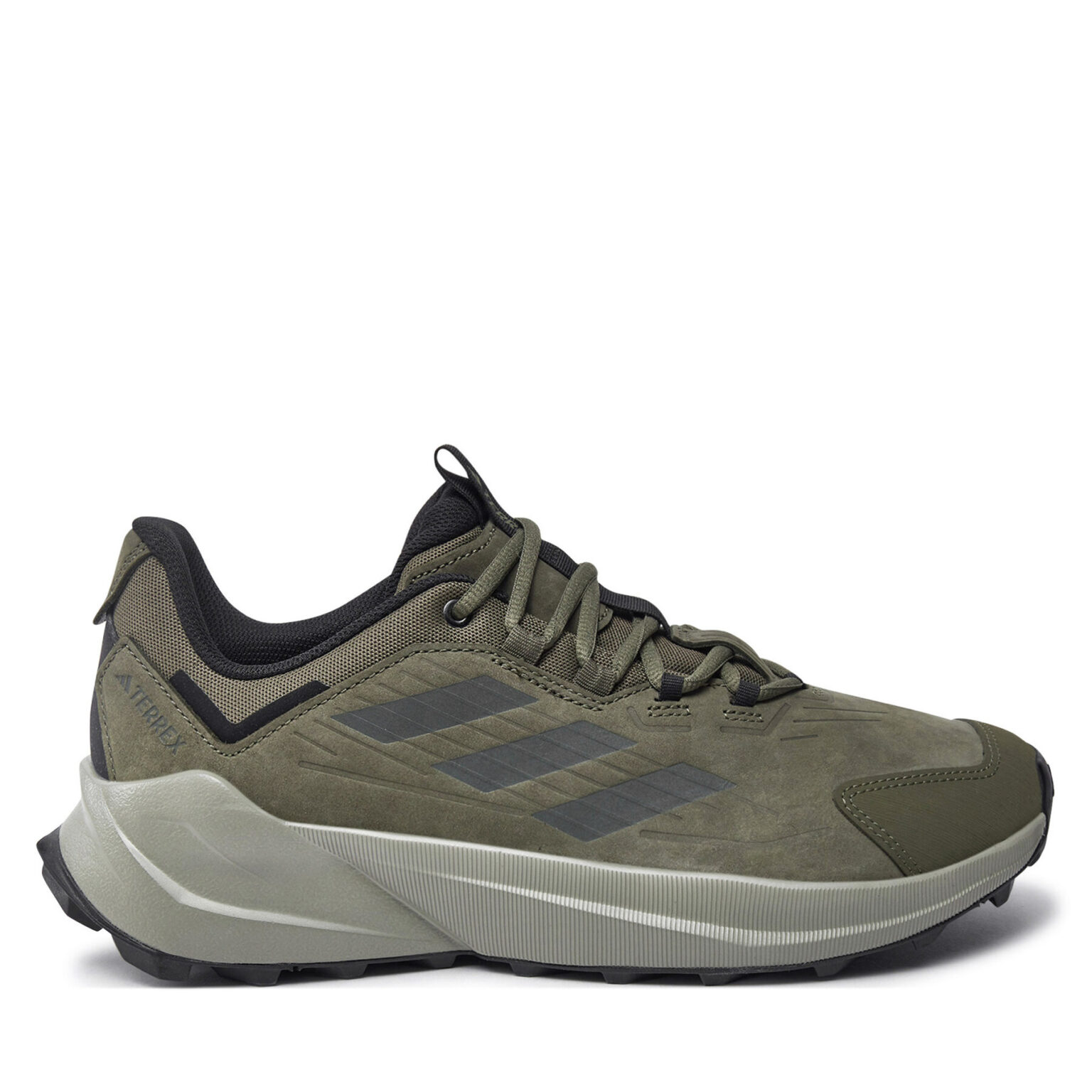 Сникърси adidas на ниска цена