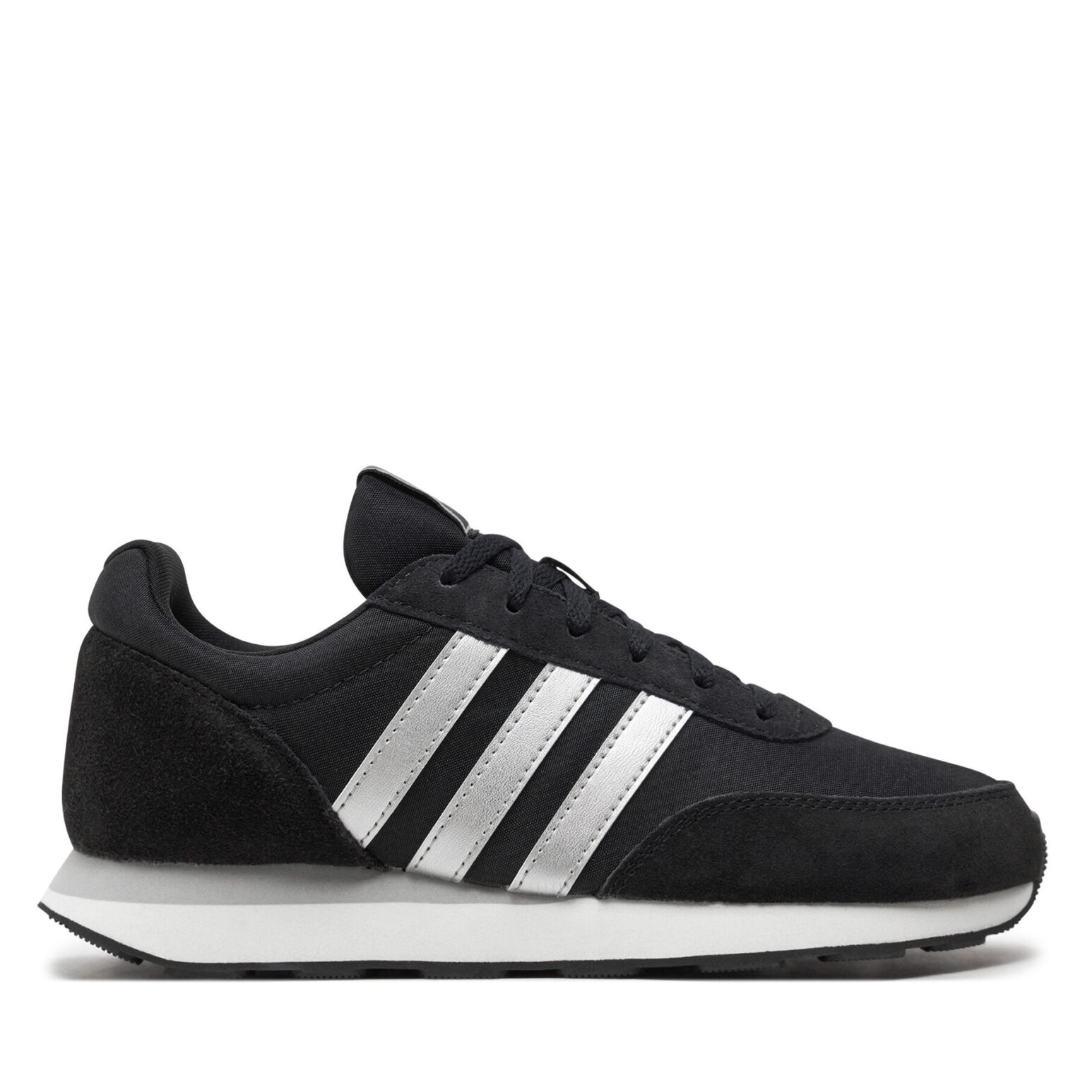 Сникърси adidas на ниска цена