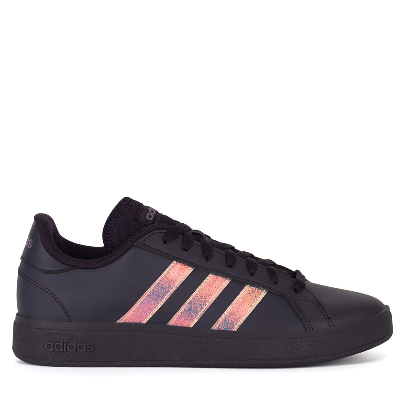 Сникърси adidas на ниска цена