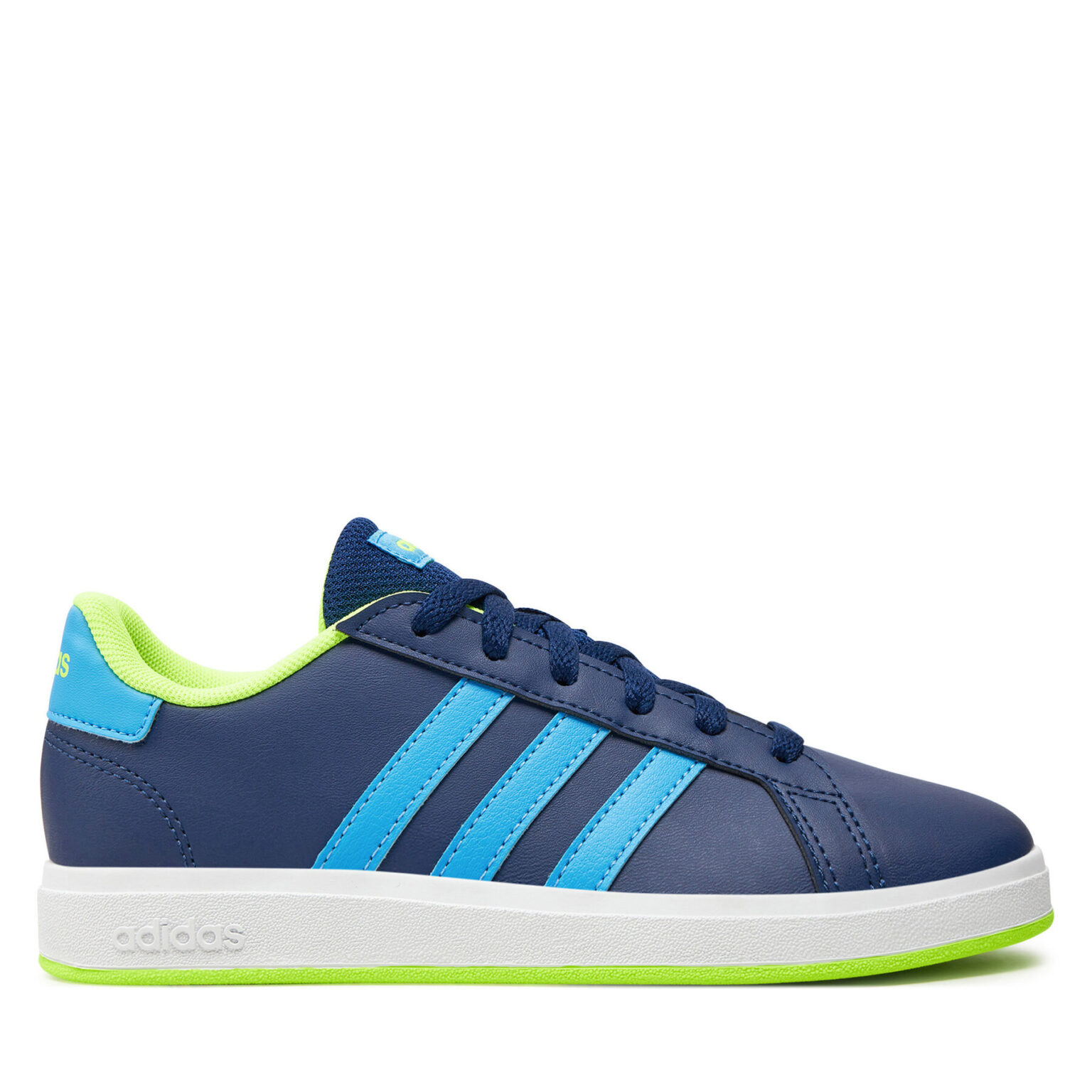 Сникърси adidas на ниска цена