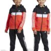 Спортен екип с качулка и лого adidas Sportswear
