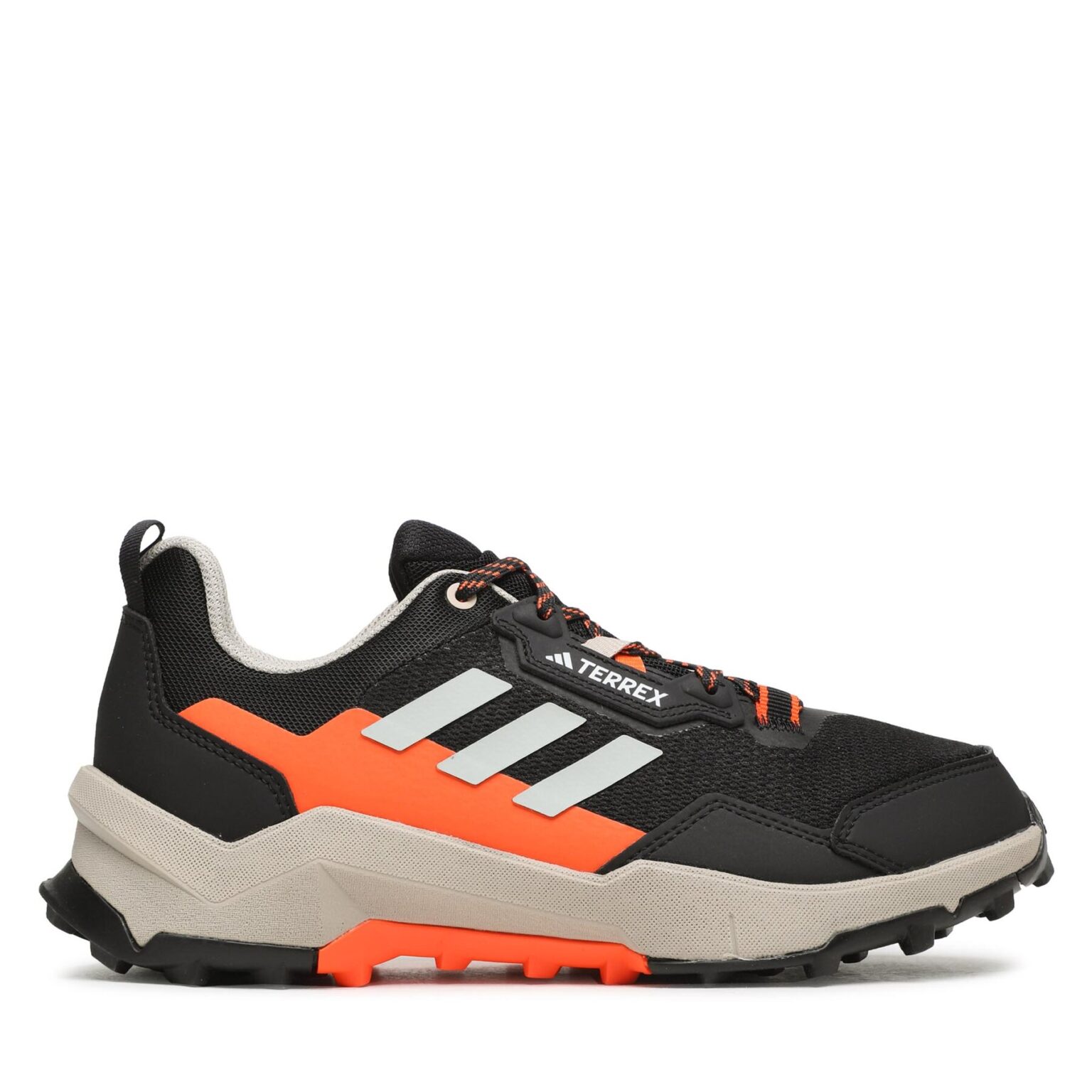 Туристически adidas на ниска цена