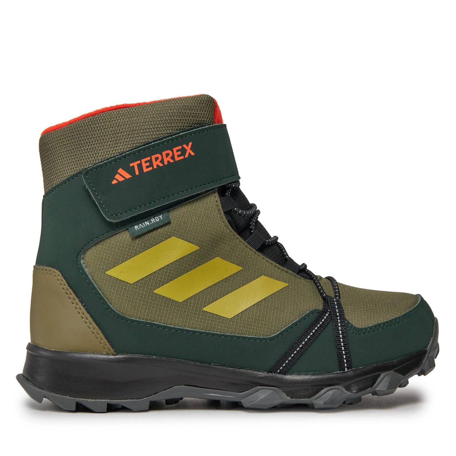 Туристически adidas на ниска цена