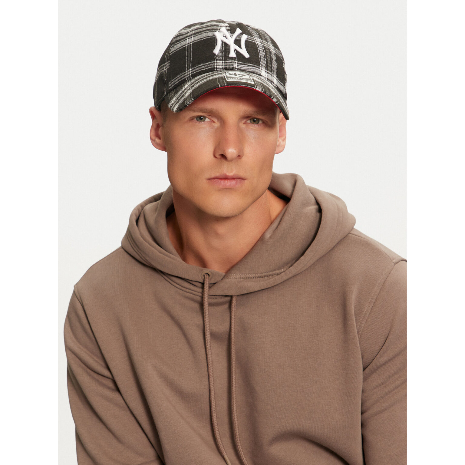 Шапка с козирка 47 Brand на ниска цена