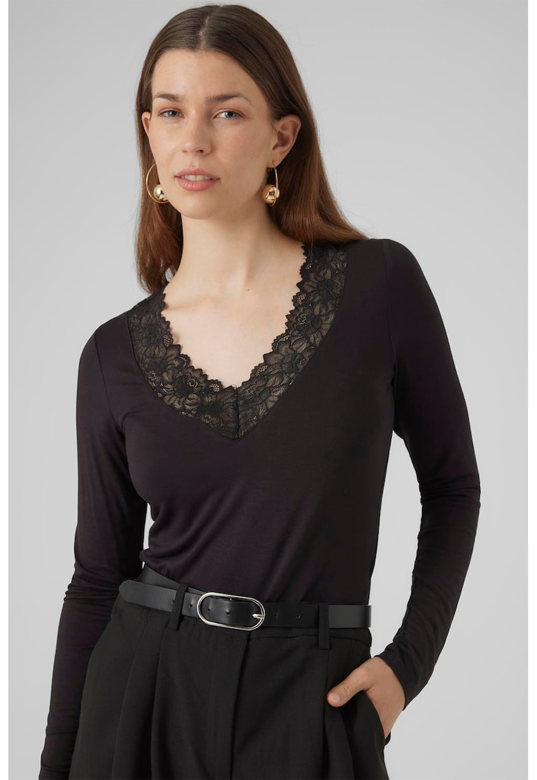 Шпиц блуза с дантела Vero Moda