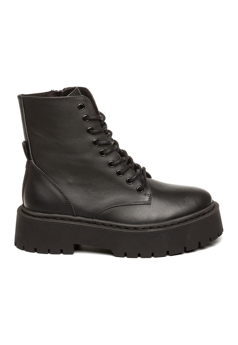 Боти Skylar с масивен ток Steve Madden