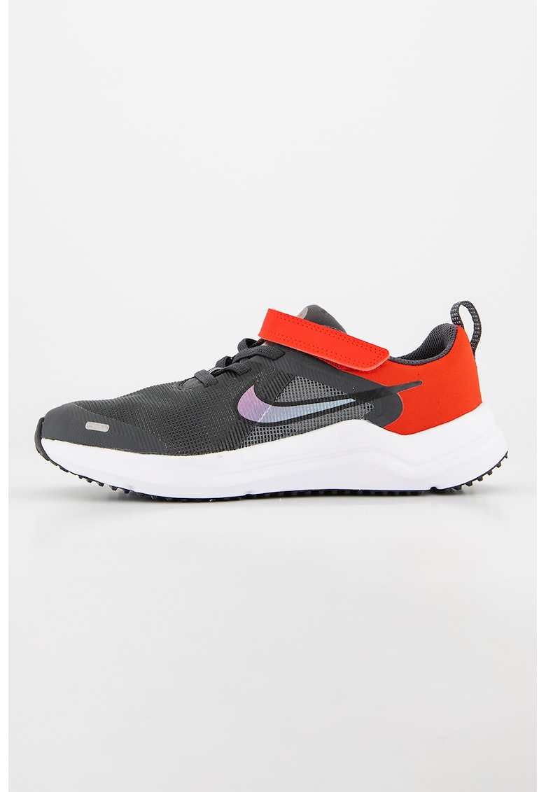 Мрежести обувки Downshifter 12 за бягане с еко кожа Nike