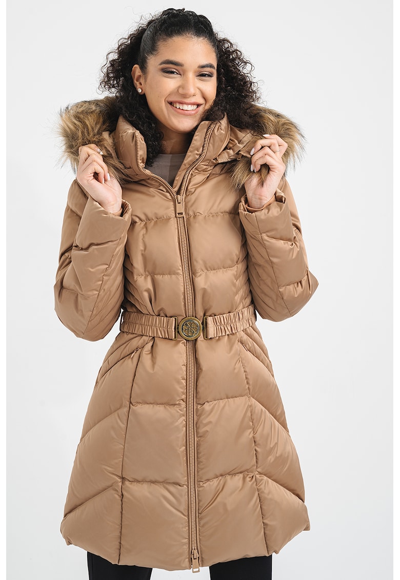 Капитонирано зимно яке с пухена вата и качулка GUESS