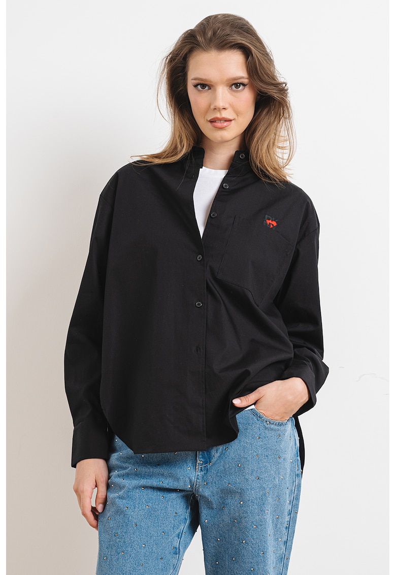 Памучна риза с декоративни камъни на яката DKNY