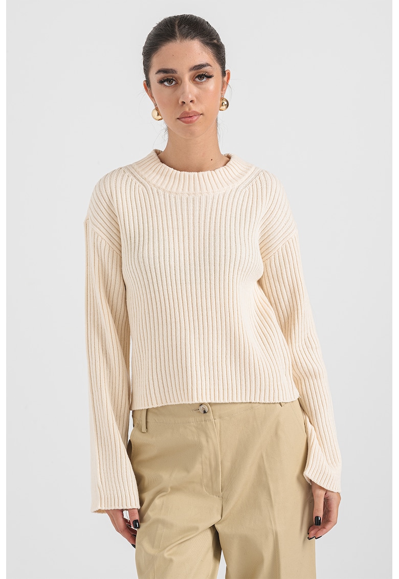 Пуловер с овално деколте Vero Moda