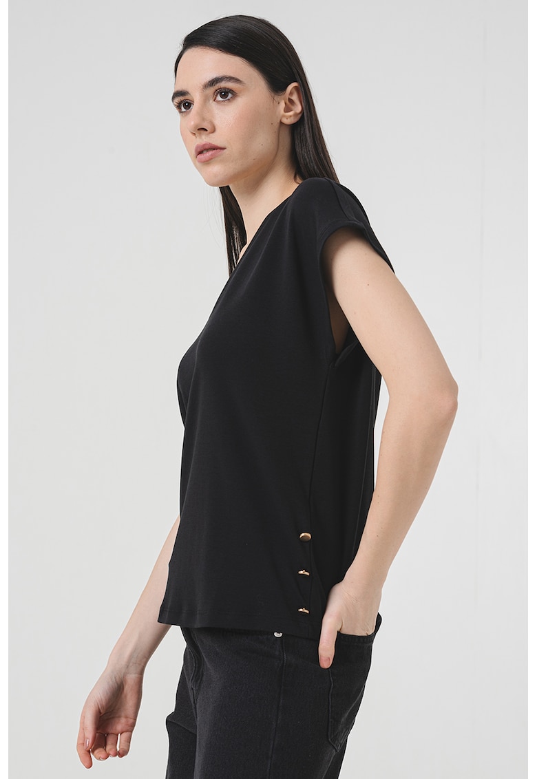 Тениска Karin от органичен памук с шпиц Vero Moda