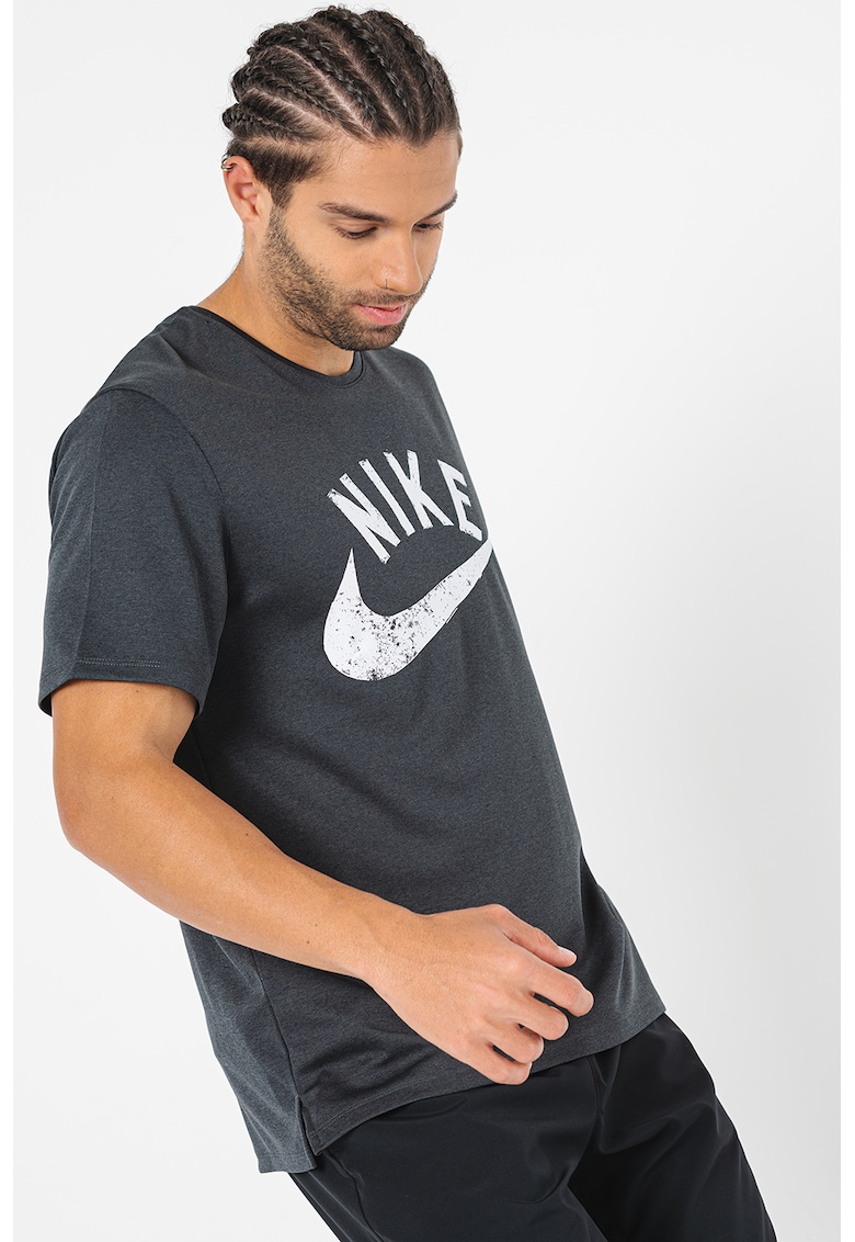 Тениска Miler Swoosh с Dri-FIT за бягане Nike