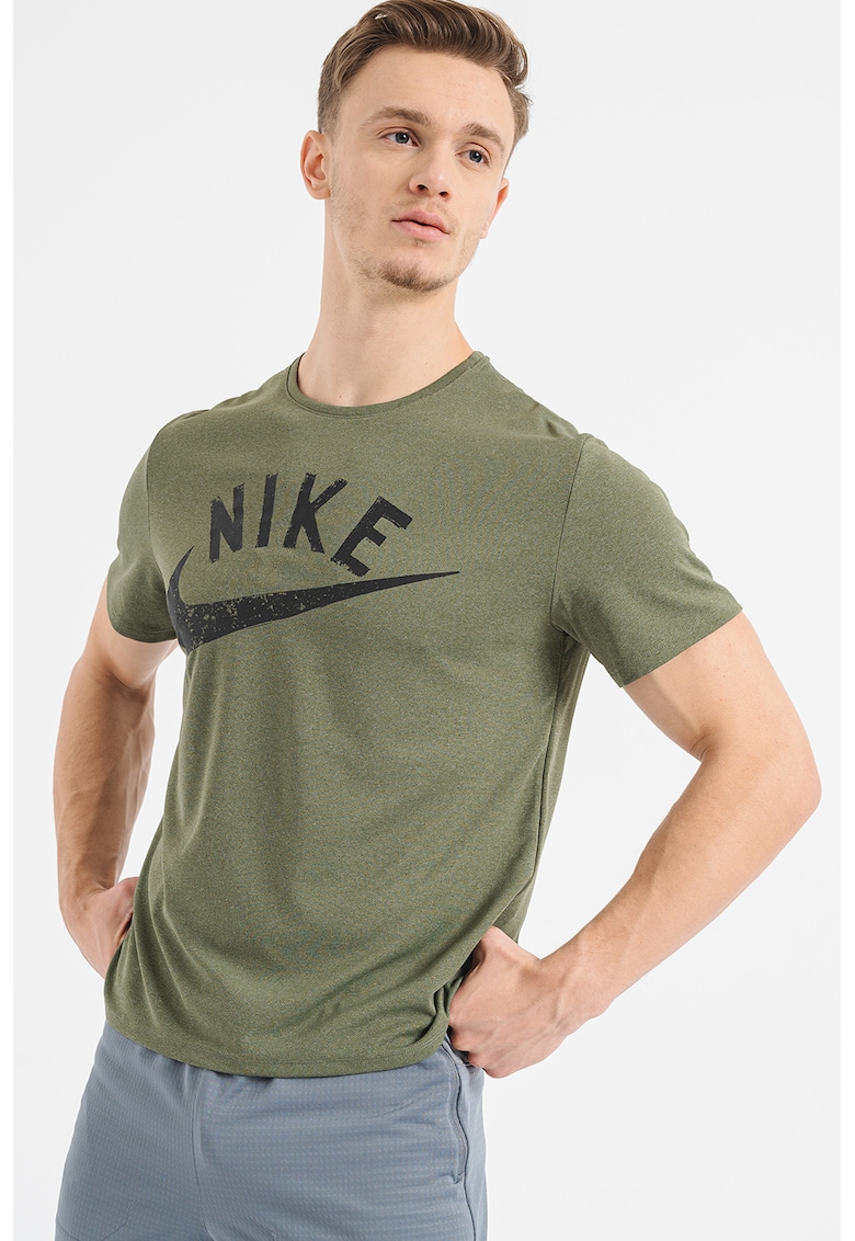 Тениска Miler Swoosh с Dri-FIT за бягане Nike