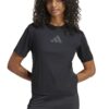 Тениска Z.N.E. с овално деколте и лого adidas Sportswear