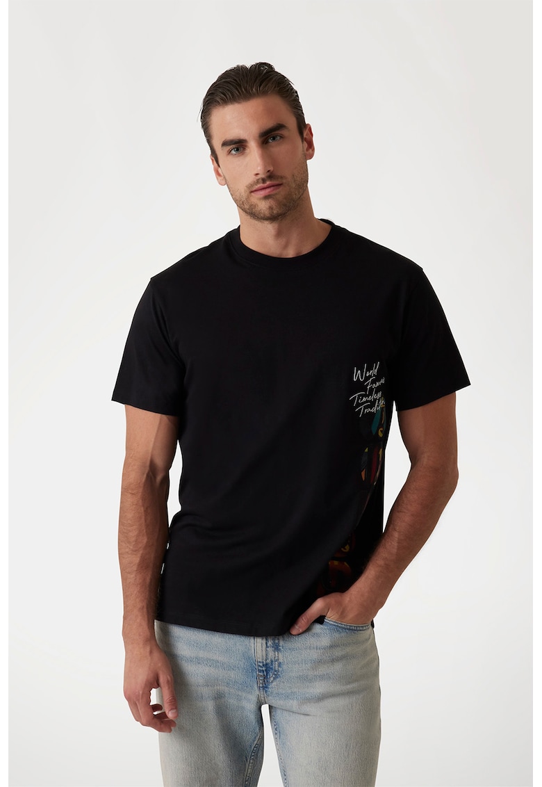Тениска с бродерии GUESS