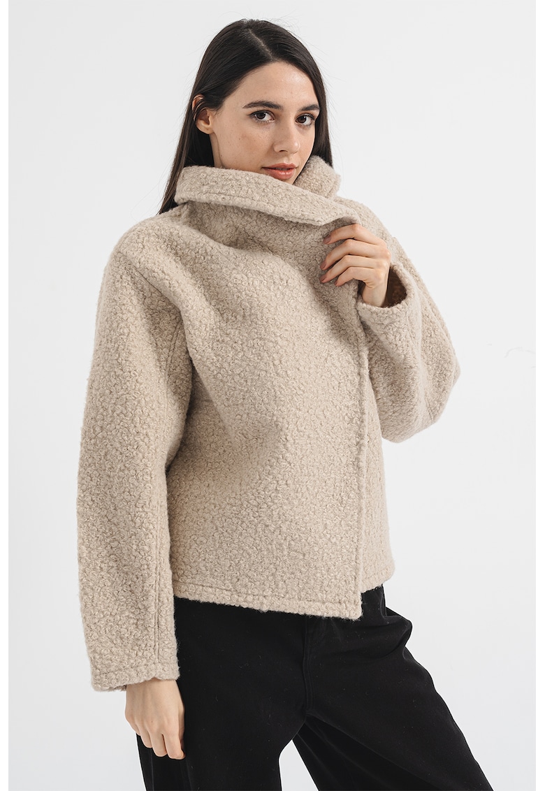 Уголемено зимно яке с капси Gina Tricot