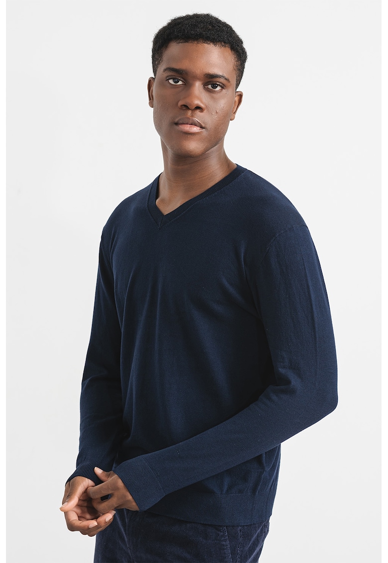Фино плетен шпиц пуловер United Colors of Benetton
