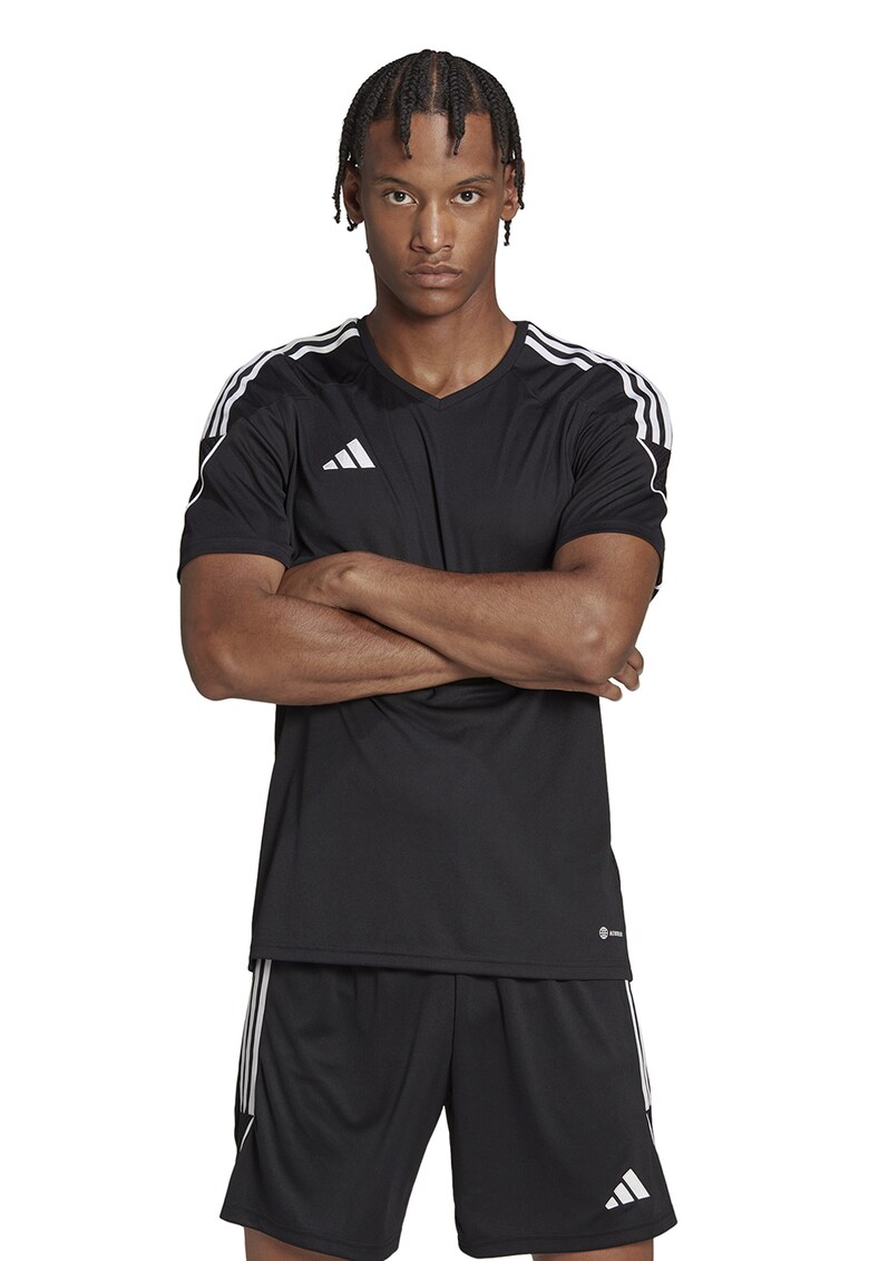 Футболна тениска Tiro с шпиц adidas Performance