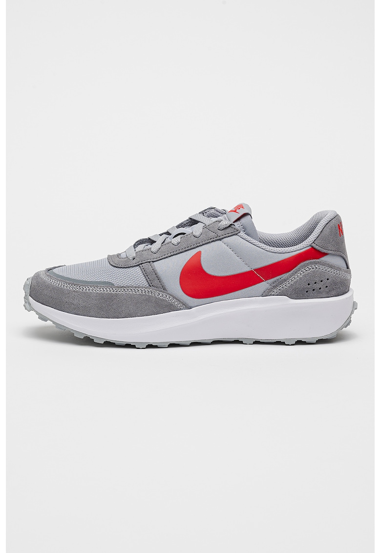Спортни обувки Waffle Nav с велур Nike