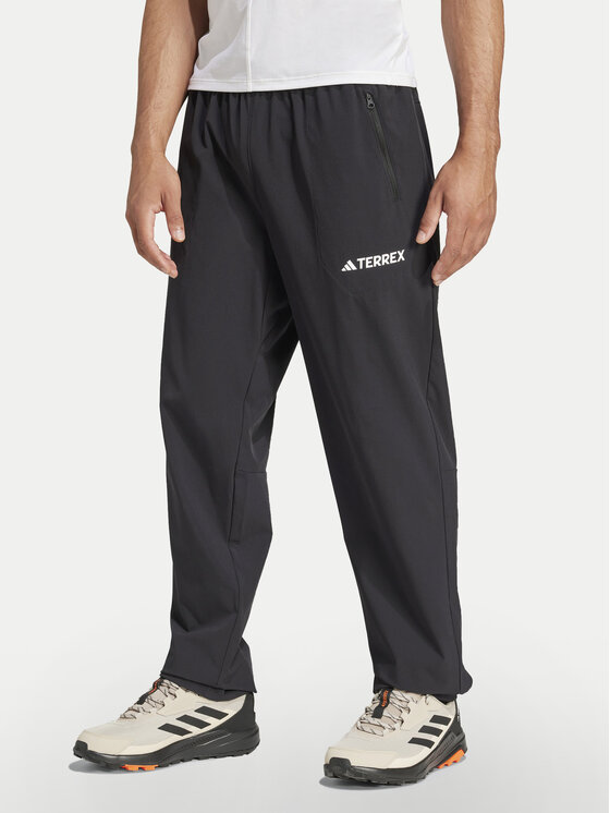Outdoor панталони adidas за Мъже цена