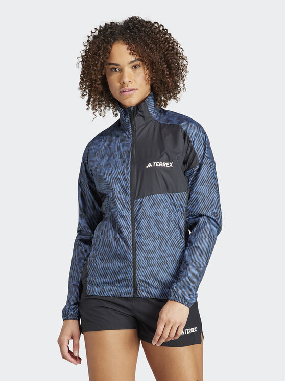 Ветровка adidas за Жени цена
