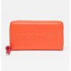 Кожен портфейл с лого COCCINELLE