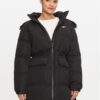 Tommy Jeans Пухено яке Alaska DW0DW18821 Черен Regular Fit за Жени цена